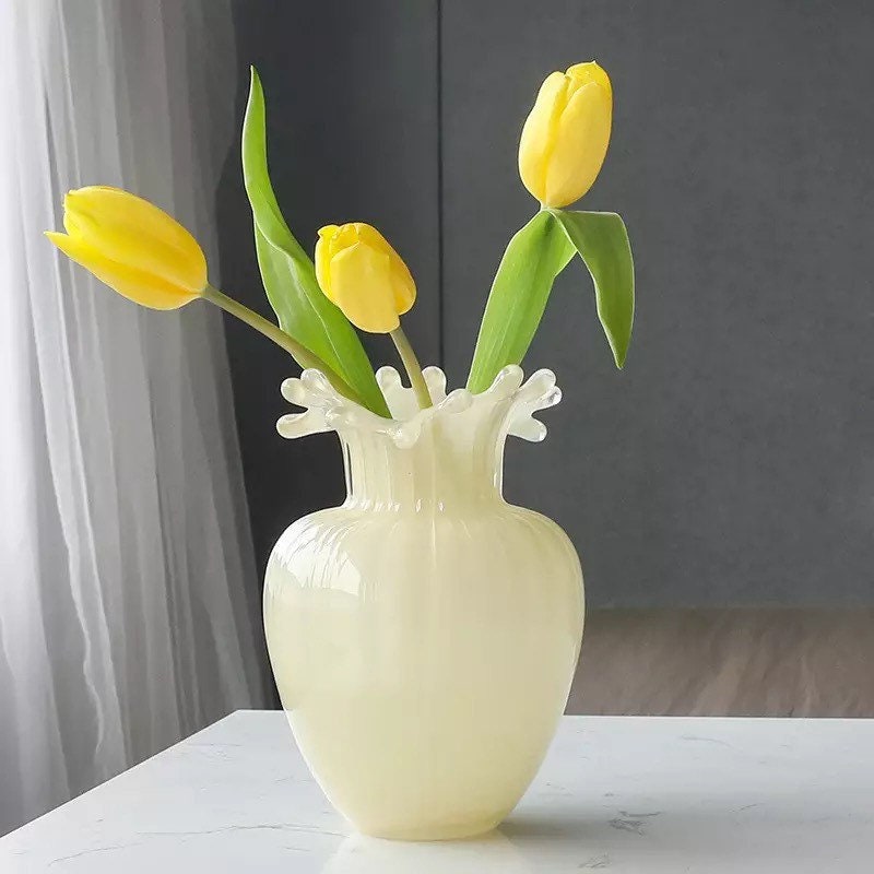 Frilly Wave Vase